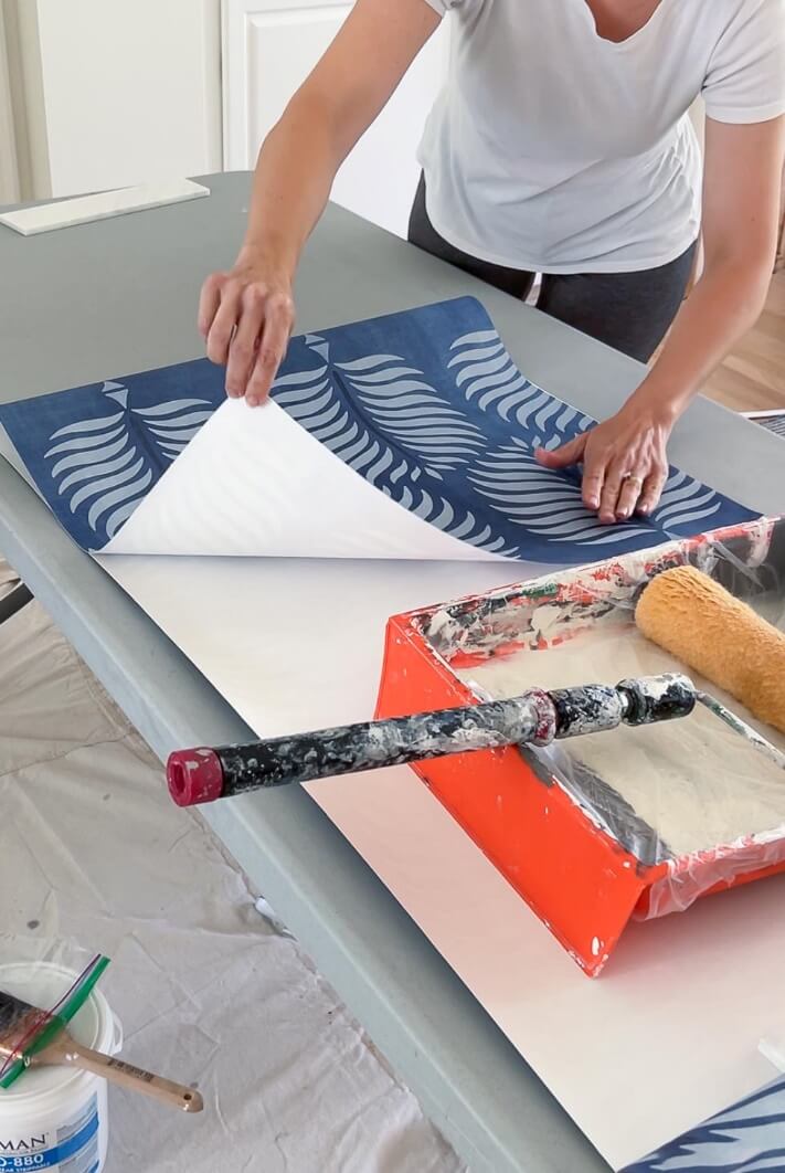 نصب کاغذ دیواری خانه