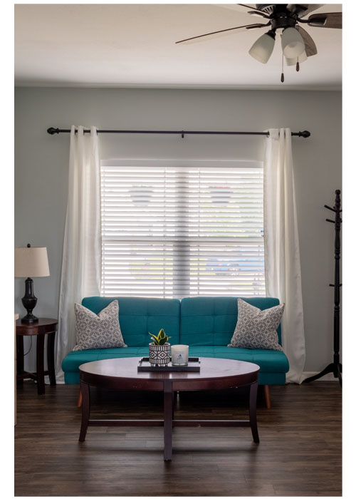 از پرده‌های با طرح و نقش شلوغ استفاده نکنید