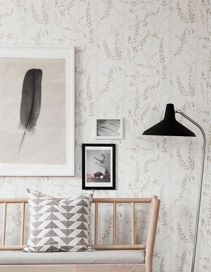 کاغذ دیواری به رنگ بژ روشن