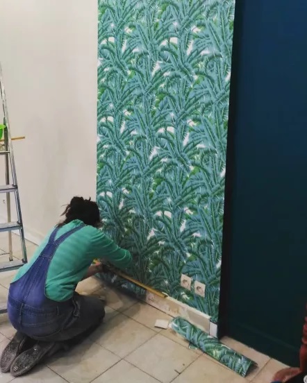 نصب کاغذ دیواری