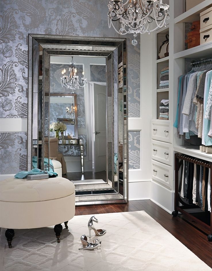 کاغذ دیواری برای افزودن جلوه بصری به اتاق رختکن