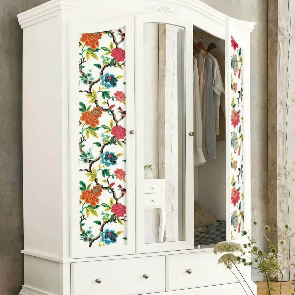 کاغذ دیواری چسبی برای تزئین کمد