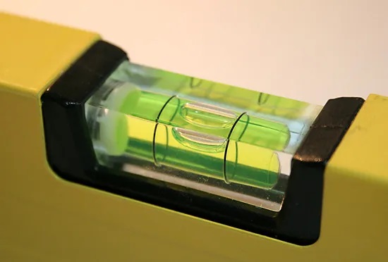 ابزار های نصب کاغذ دیواری