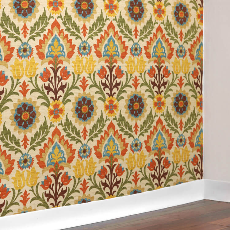 کاغذ دیواری نصب شده در راهرو